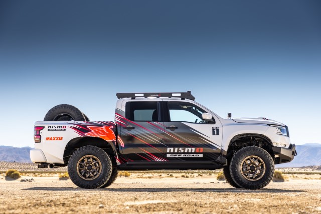 nissan frontier offroad concept in desert