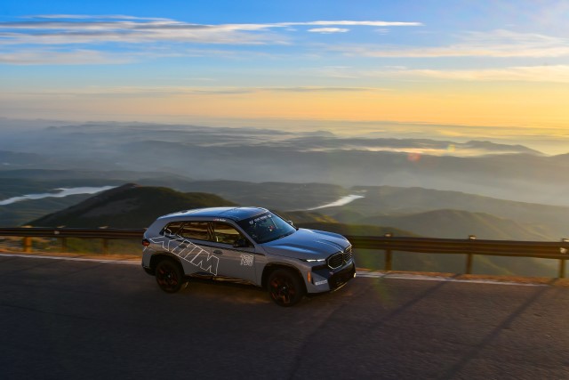 bmw pikes peak